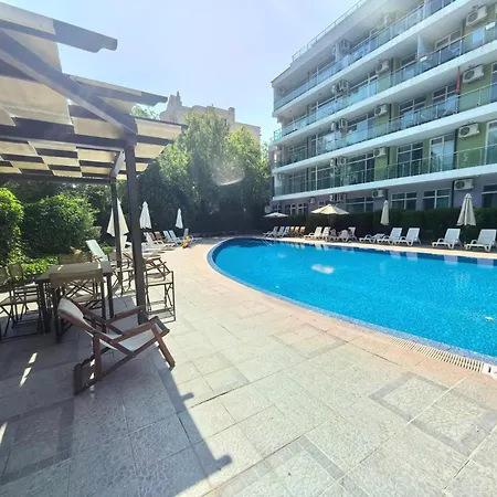 In Solmarin Complex, Sunny * Slăntjev Brjag